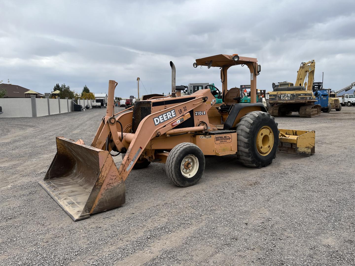 ./imagenes/INVOICE/2019/17260/CARGADOR CON ESCREPA JOHN DEERE 210LE (7).JPG